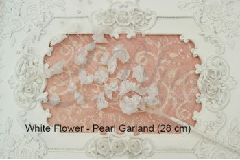 White Flower & Pearl Garland